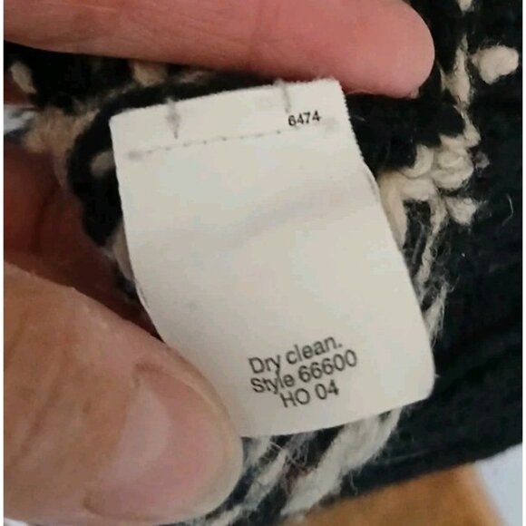 Vtg J. Crew Hand Knit 100% Lambswool V Neck Sweater Size Small Black Knit Winter - Picture 6 of 10